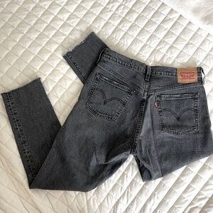 Levi’s 501 Skinny in Grey Black